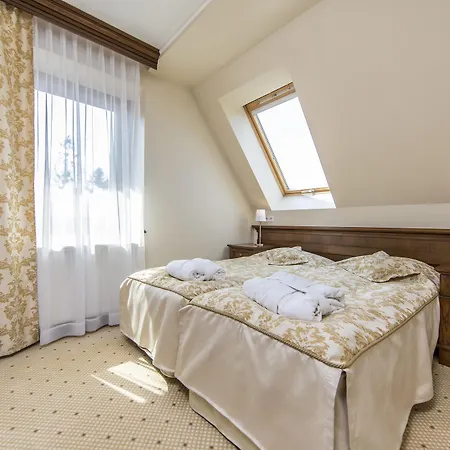 Crocus Hotel