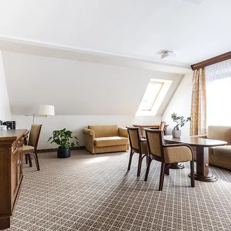 Crocus Hotel