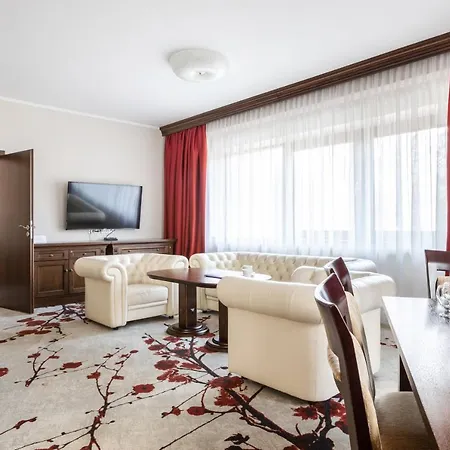 Hotel Crocus 4*