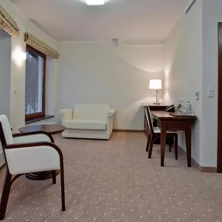 Hotel Crocus 4*