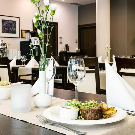 Crocus Hotel 4*