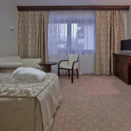 Crocus Hotel
