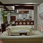 Crocus Hotell 4*