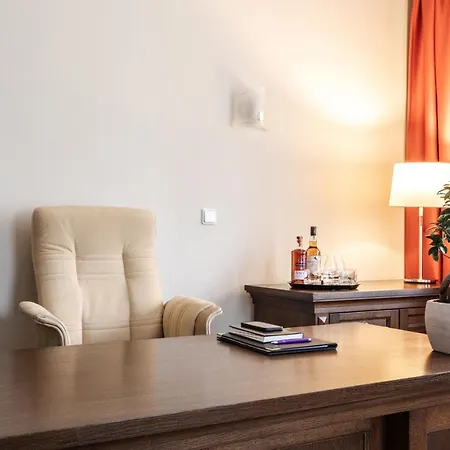 크로쿠스 호텔 4*