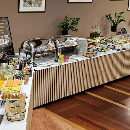 호텔 크로쿠스 4*