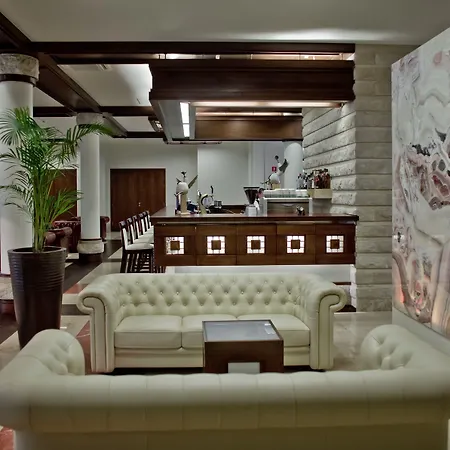 크로쿠스 호텔 4*