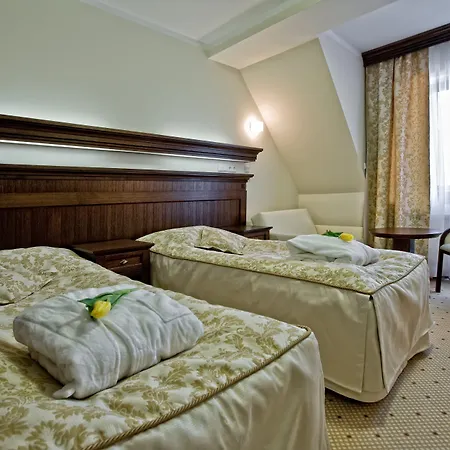 크로쿠스 호텔 4*