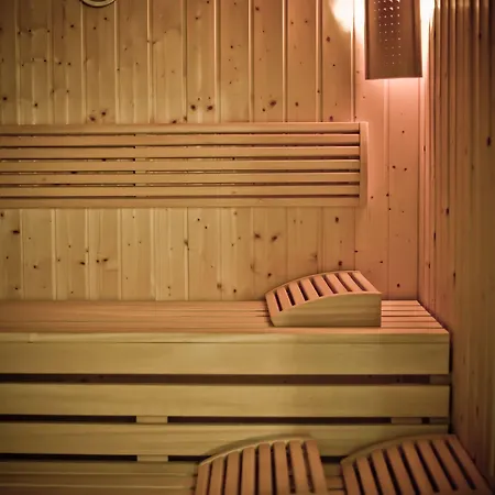 크로쿠스 호텔 4*