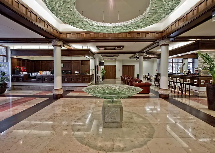 מלון Crocus זקופאנה